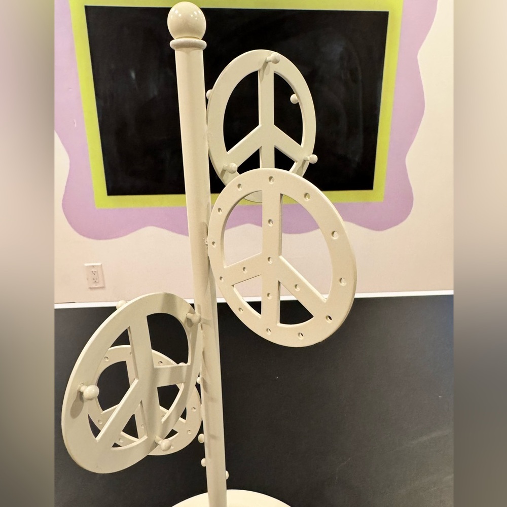 Pottery Barn Teen peace sign jewelry holder. Excellent condition. - Picture 3 of 3